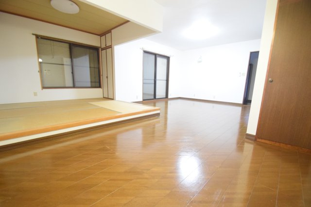 【居間・リビング】 | 使いやすいリビングです