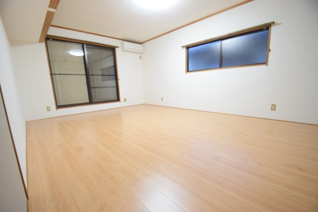 【洋室】 | 個人の部屋や寝室として使える洋室です