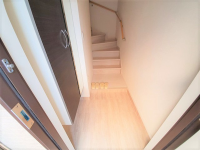 【玄関】 | ロイヤルハイツしきⅡ番館