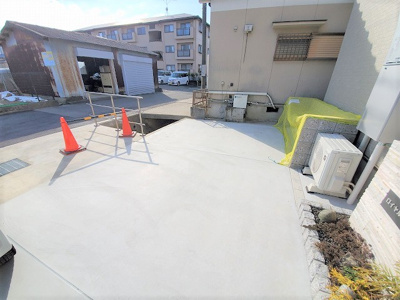 【駐車場】 | ロイヤルハイツしきⅡ番館