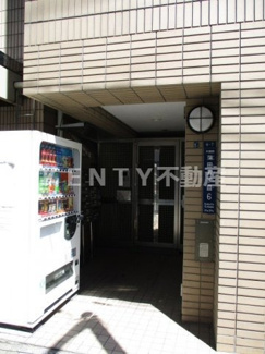 【エントランス】 | 落ち着いたエントランスです
