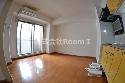 【居間・リビング】 | セントロイヤルクラブ谷町 | 居間です