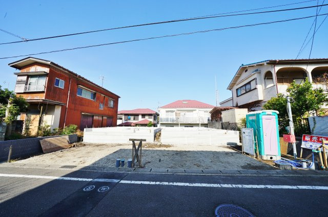 南向き6.5ｍ道路で陽当り・開放感良好♪保土ケ谷区川島町　全２棟新築戸建ての外観|相鉄本線「上星川」駅ご利用可能です。