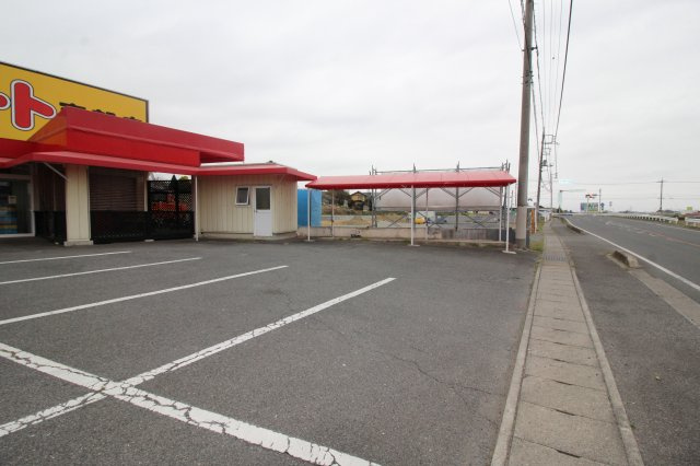 前橋市端気町売店舗の駐車場