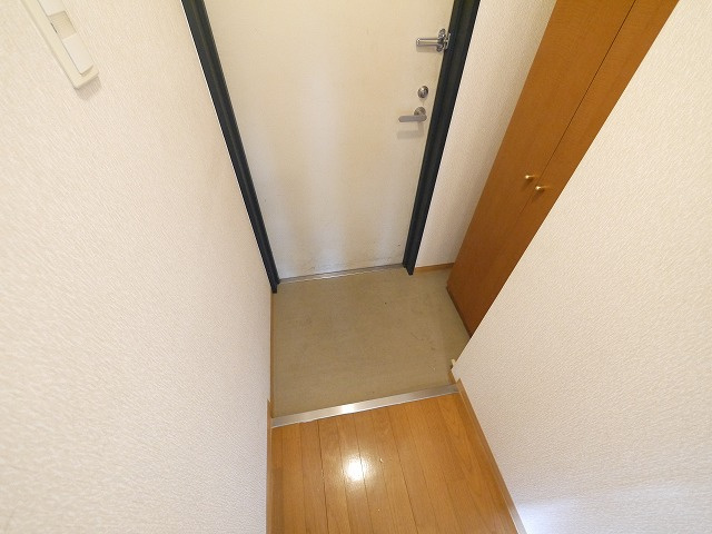 セントポーリア（大安寺）の玄関|収納もある玄関です