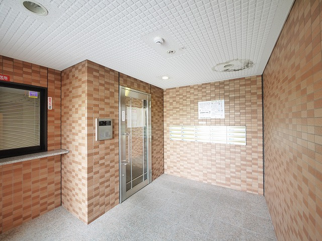 セントポーリア（大安寺）のエントランス|建物の内部です