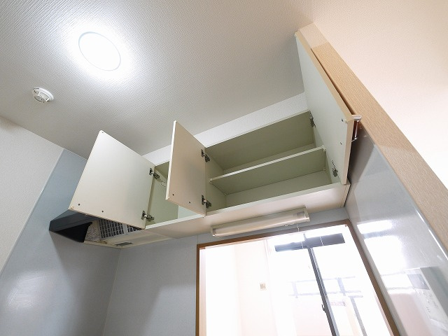 セントポーリア（大安寺）のその他|キッチン上の棚です