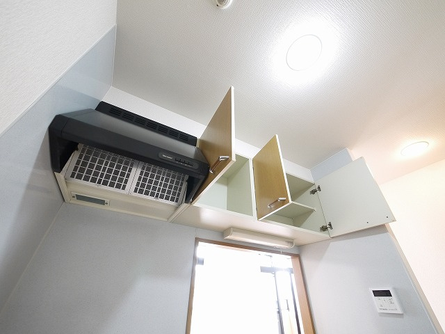 セントポーリア（大安寺）のその他|キッチン上の棚です