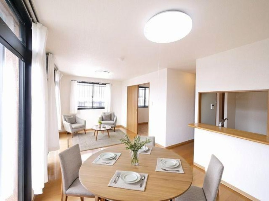 セントポーリア（大安寺）の居間・リビング|居間です