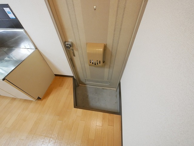 タウニィ高畑の玄関|収納もある玄関です
