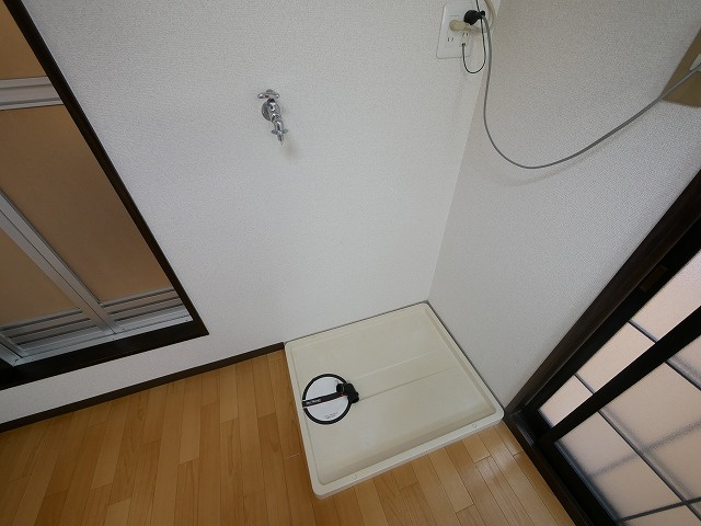 タウニィ高畑の設備|室内洗濯機置き場