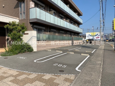 【駐車場】 | アルベージュ今宿 | 車をお持ちの方に嬉しい駐車場付きの物件です
