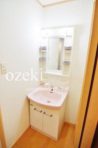 春風館の独立洗面台