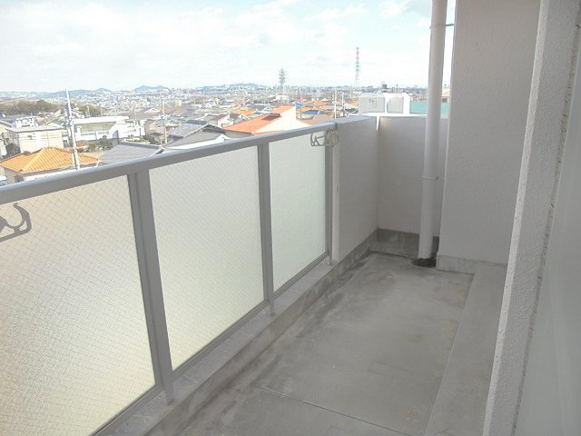 ロイヤルコーポ西明石のバルコニー