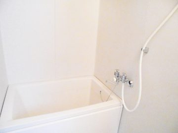 ロイヤルコーポ西明石の浴室