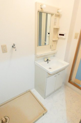 【洗面所】 | リバーサイド多摩 | ゆったりとスペースのある洗面所