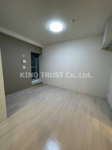 セレニテ梅田ESTの居間・リビング|リビングです