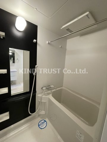 セレニテ梅田ESTの浴室|コンパクトで使いやすいお風呂です