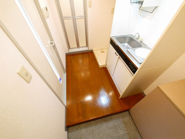 シティパレスＪＲ郡山駅前Ｐ２のキッチン|白色で統一されたキッチンです