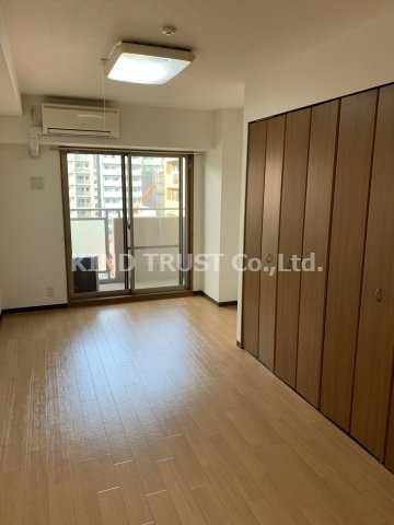 天満リバーサイドプラザの居間・リビング|陽当たり良好です