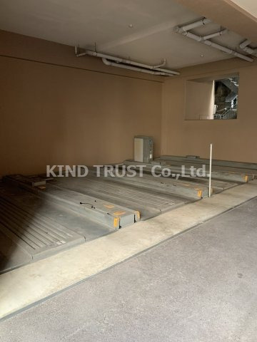 天満リバーサイドプラザの駐車場|機械式駐車場です