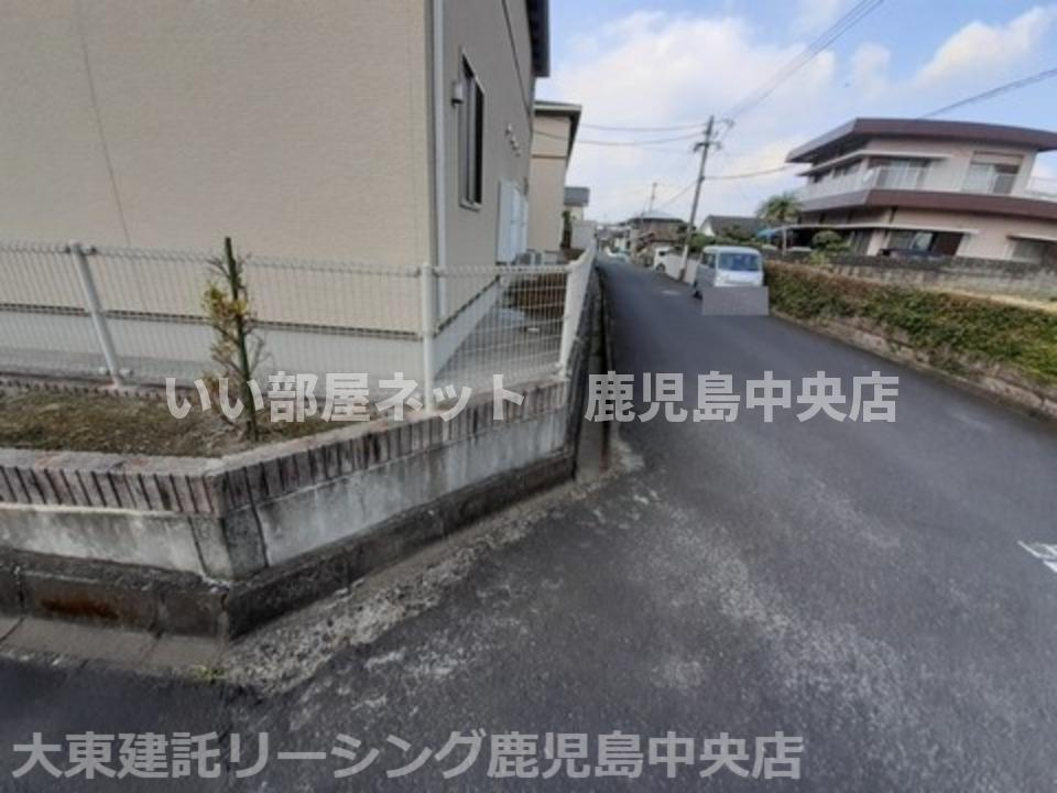 北側道路（東側から撮影）