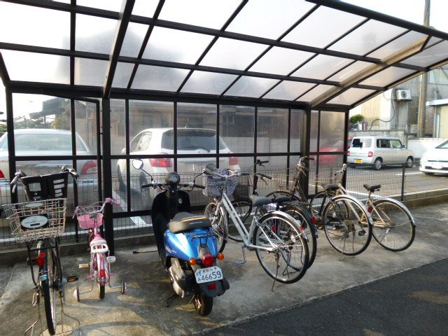 倉敷市白楽町のアパートのその他共用部分|駐輪場
