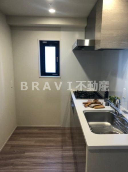 SK RESIDENCES SHINSAIBASHI　BRAVI不動産のキッチン|【GRAN PASEO心斎橋EAST】広いキッチンです
