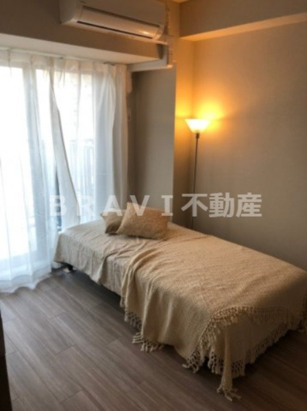 SK RESIDENCES SHINSAIBASHI　BRAVI不動産の寝室|【GRAN PASEO心斎橋EAST】朝日の入る寝室です