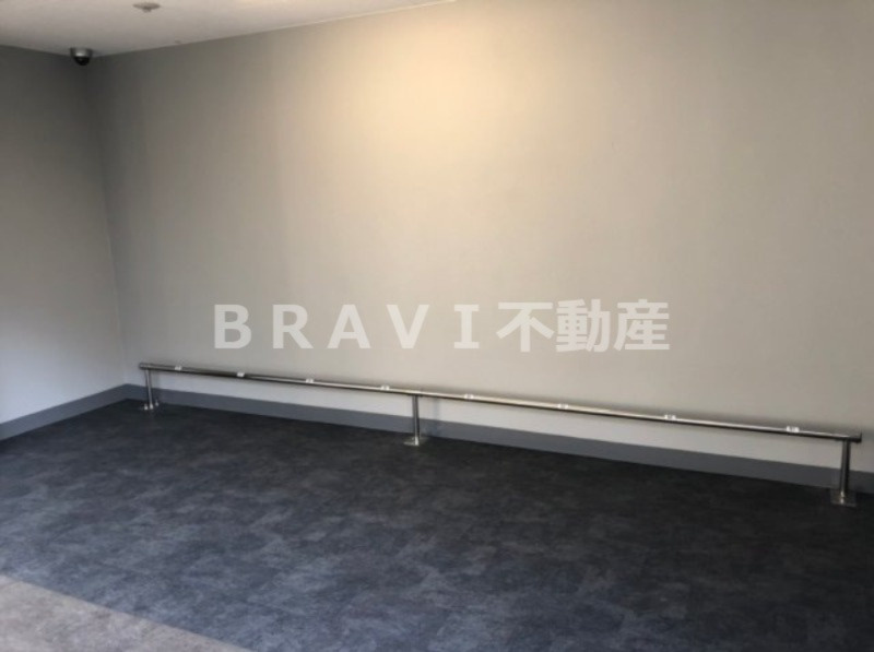 SK RESIDENCES SHINSAIBASHI　BRAVI不動産のその他共用部分|【GRAN PASEO心斎橋EAST】セキュリティ安心のバイク置場です