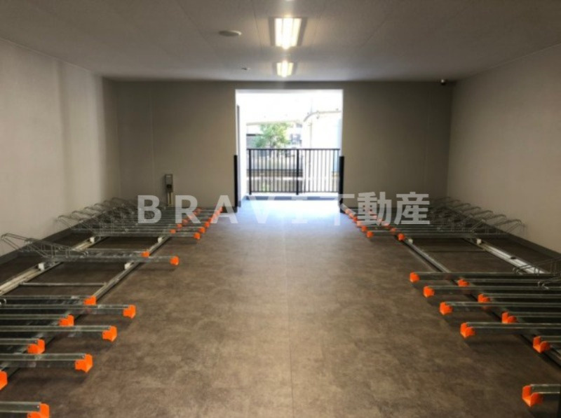 SK RESIDENCES SHINSAIBASHI　BRAVI不動産のその他共用部分|【GRAN PASEO心斎橋EAST】セキュリティ安心の駐輪場です