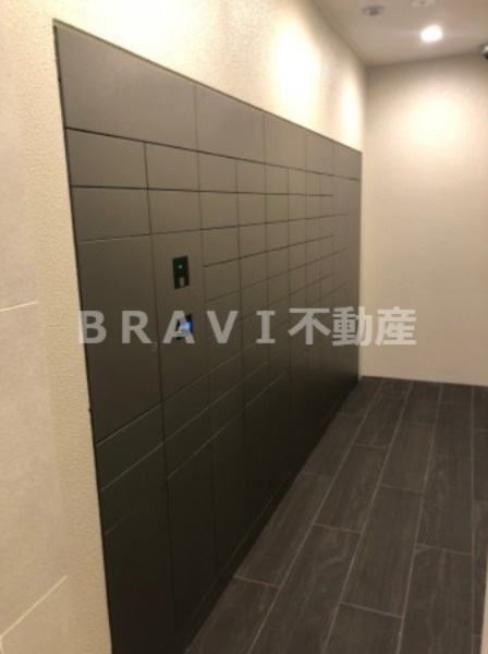 SK RESIDENCES SHINSAIBASHI　BRAVI不動産のその他共用部分|【GRAN PASEO心斎橋EAST】宅配ボックス