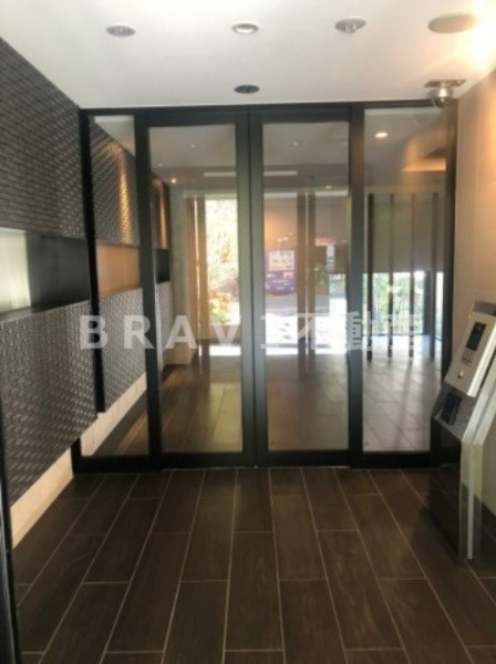 SK RESIDENCES SHINSAIBASHI　BRAVI不動産のロビー|【GRAN PASEO心斎橋EAST】モニター付きオートロック

