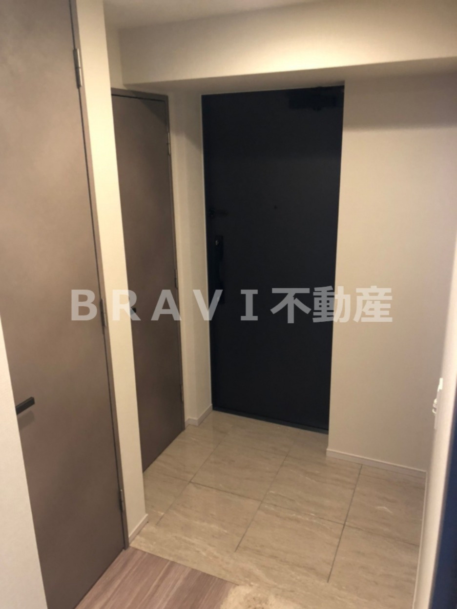 SK RESIDENCES SHINSAIBASHI　BRAVI不動産の玄関|【GRAN PASEO心斎橋EAST】広い玄関です