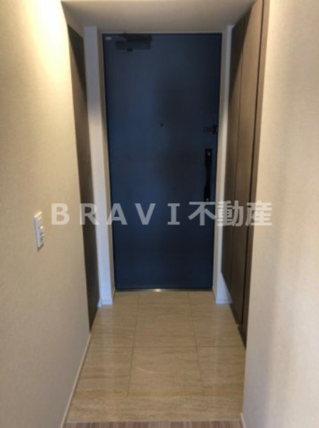 SK RESIDENCES SHINSAIBASHI　BRAVI不動産の玄関|【SK RESIDENCES SHINSAIBASHI】広い玄関
