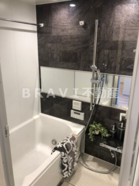 SK RESIDENCES SHINSAIBASHI　BRAVI不動産の浴室|【GRAN PASEO心斎橋EAST】追い炊き機能付きお風呂