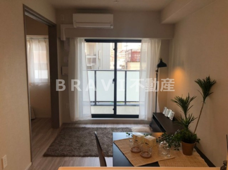 SK RESIDENCES SHINSAIBASHI　BRAVI不動産の居間・リビング|【GRAN PASEO心斎橋EAST】おしゃれなリビングです