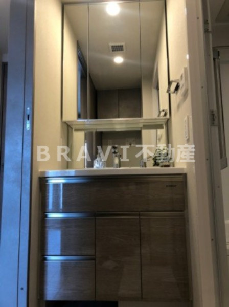 SK RESIDENCES SHINSAIBASHI　BRAVI不動産の独立洗面台|【GRAN PASEO心斎橋EAST】独立洗面台