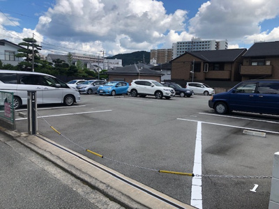 【外観】 | 花屋敷１丁目チェーン付駐車場