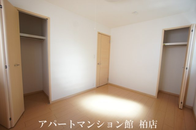 プロムナードの洋室|同施工会社、同型タイプです