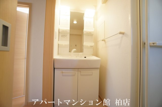 プロムナードの独立洗面台|同施工会社、同型タイプです
