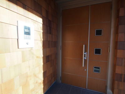 【エントランス】 | フォレナ | 建物の内部です
