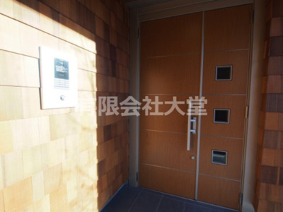 【エントランス】 | フォレナ | 建物の内部です