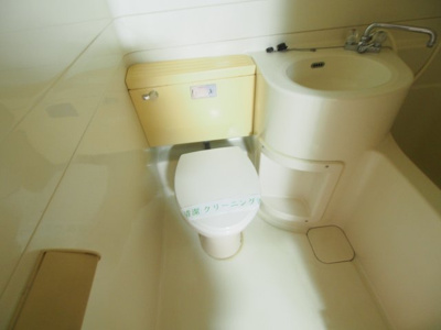 【トイレ】 | コーポみや | 清潔感のあるトイレです