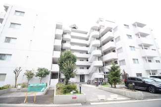 【外観】 | 安心の新耐震基準で建築されたマンション外観です！最寄駅まで平坦徒歩圏の好立地に建つマンションです！