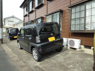 【駐車場】 | ジュネスシラハタ | 敷地内無料駐車場