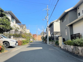 【前面道路含む現地写真】