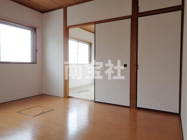 【居間・リビング】 | 洋間もあります☆6畳