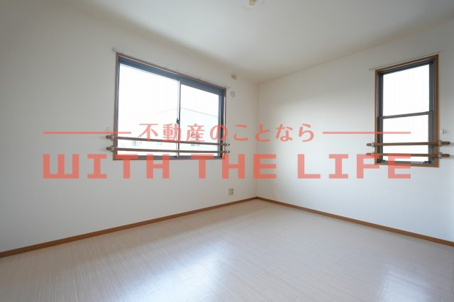 オリエントクレスト【10，000円キャッシュバック対象物件】の洋室|落ち着いた色調の洋室です