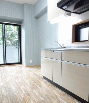 【居間・リビング】 | f-cube 1st Toyonaka | ※同タイプの写真となり、実際のお部屋とは異なる場合があります